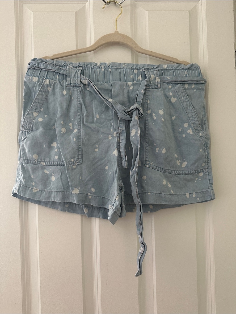 Time and Tru Light Blue Tie-Waist High-Rise Shorts